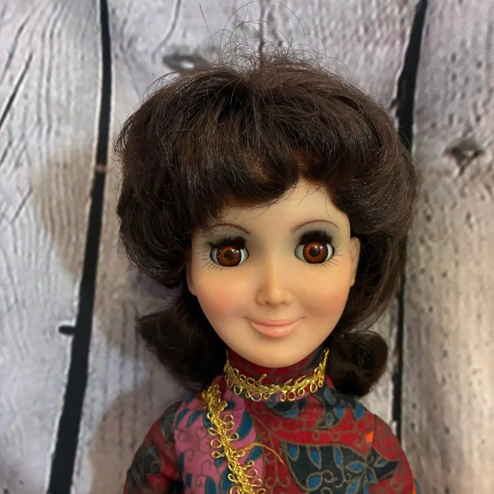 VINTAGE VINYL HARD PLASTIC DOLL 18 INCH HASBRO 1972 AIMEE SLEEP EYES DARK HAIR‎